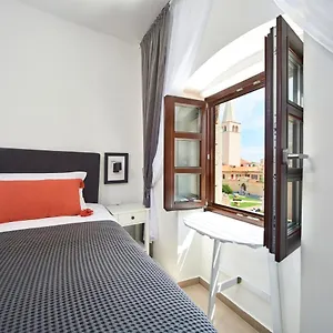  Apartment Cardo